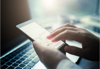 家電巨頭跨界逐夢 美的能否在智能手機領域分得一杯羹？