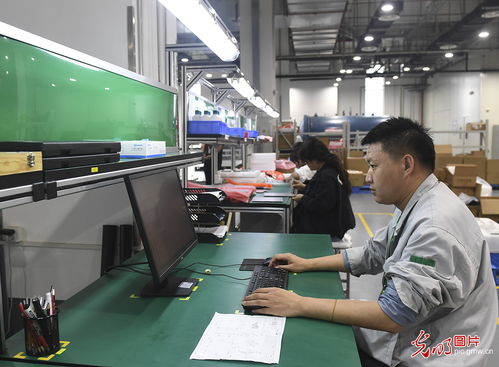 科技創(chuàng)新賦能高質(zhì)量發(fā)展 計算機軟硬件的技術(shù)開發(fā)驅(qū)動未來